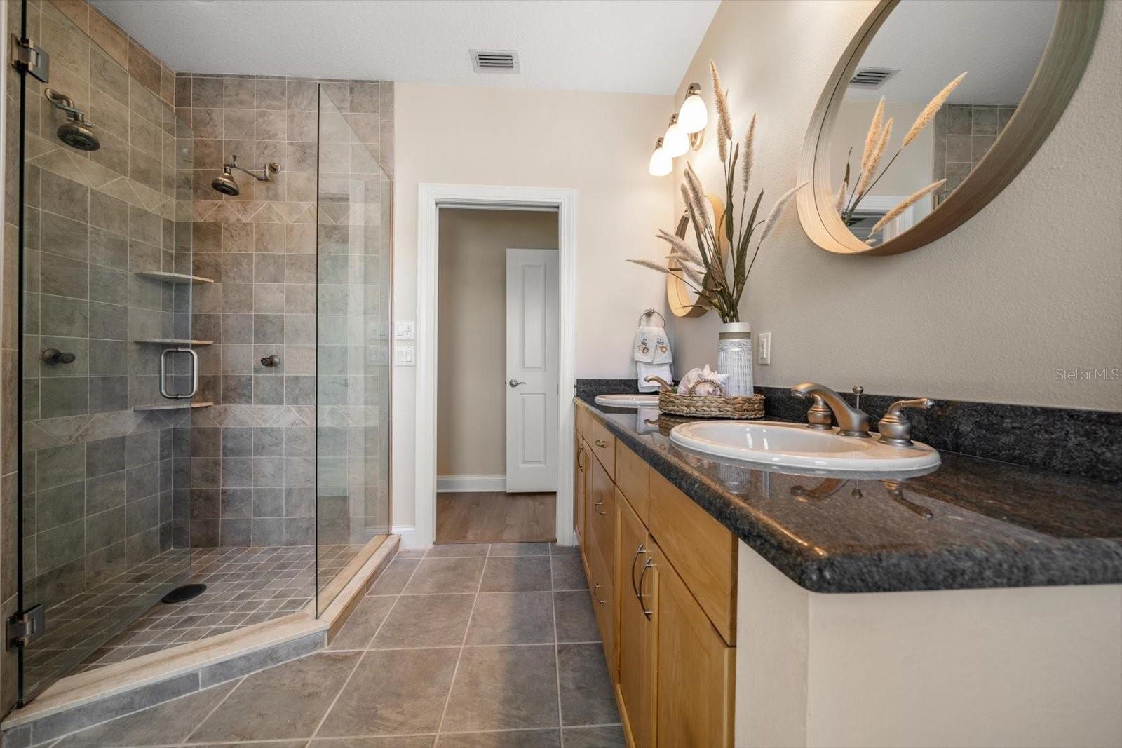 Image 30 of 64 For 417 20th Avenue