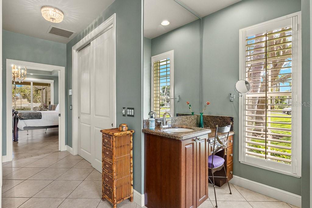 Image 22 of 42 For 15211 Intracoastal Court