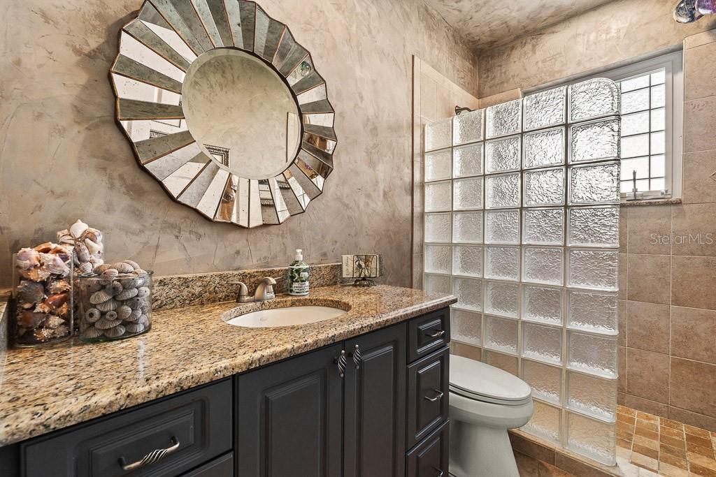 Image 25 of 42 For 15211 Intracoastal Court