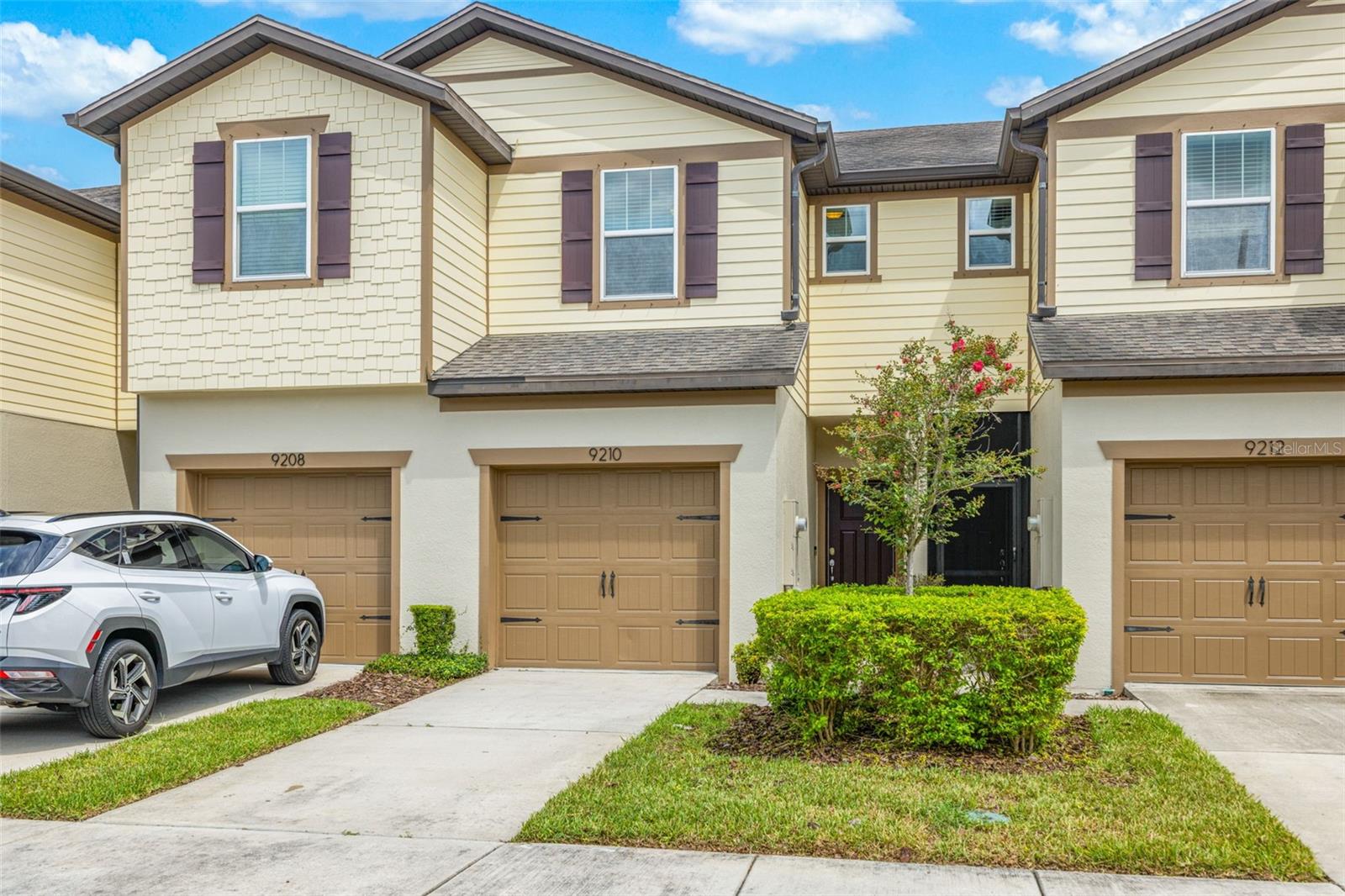 Listing photo id 0 for 9210 Hillcroft Drive