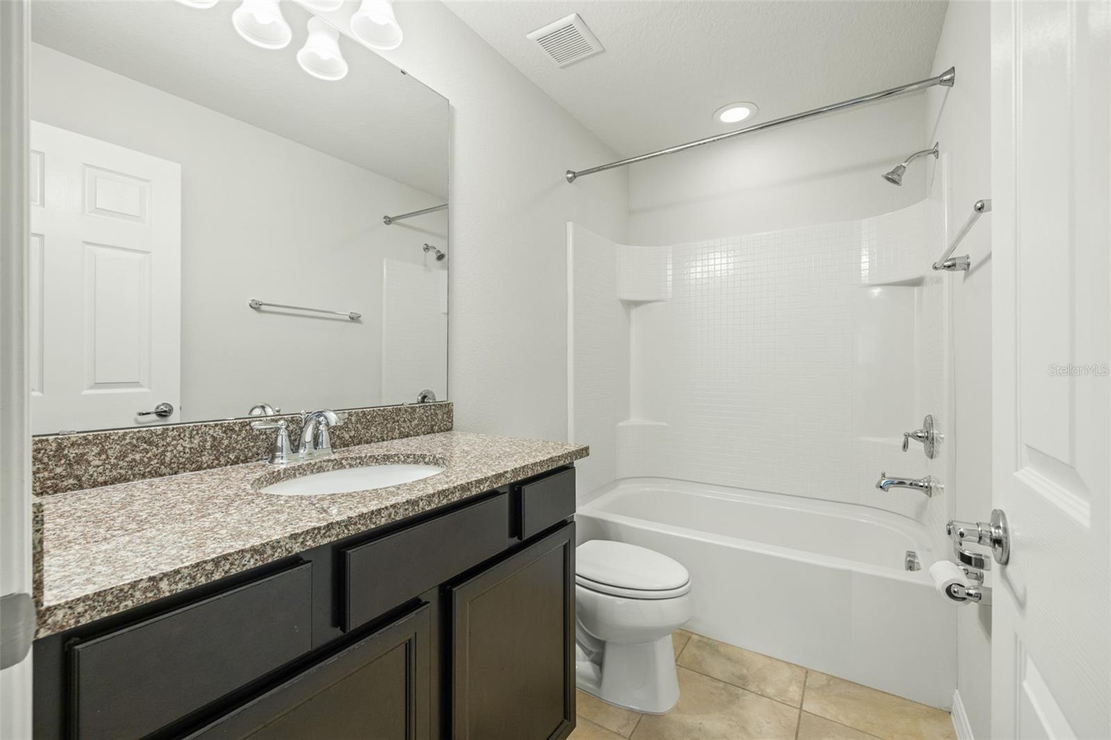 Listing photo id 22 for 9210 Hillcroft Drive