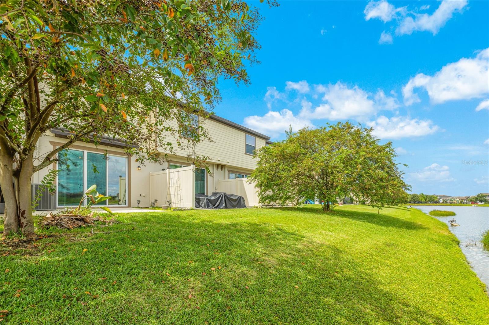 Listing photo id 27 for 9210 Hillcroft Drive