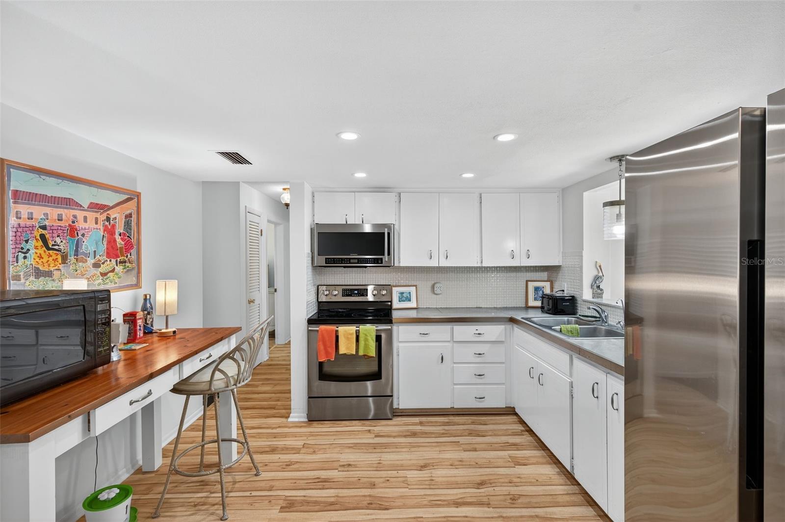 Image 10 of 35 For 450 Sierra Circle E