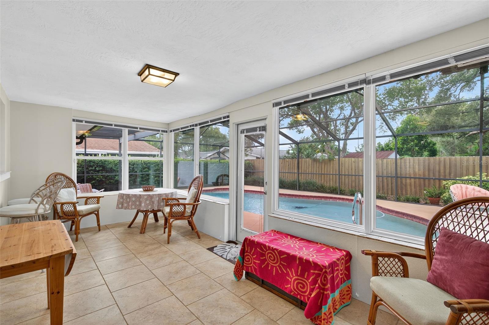 Image 22 of 35 For 450 Sierra Circle E