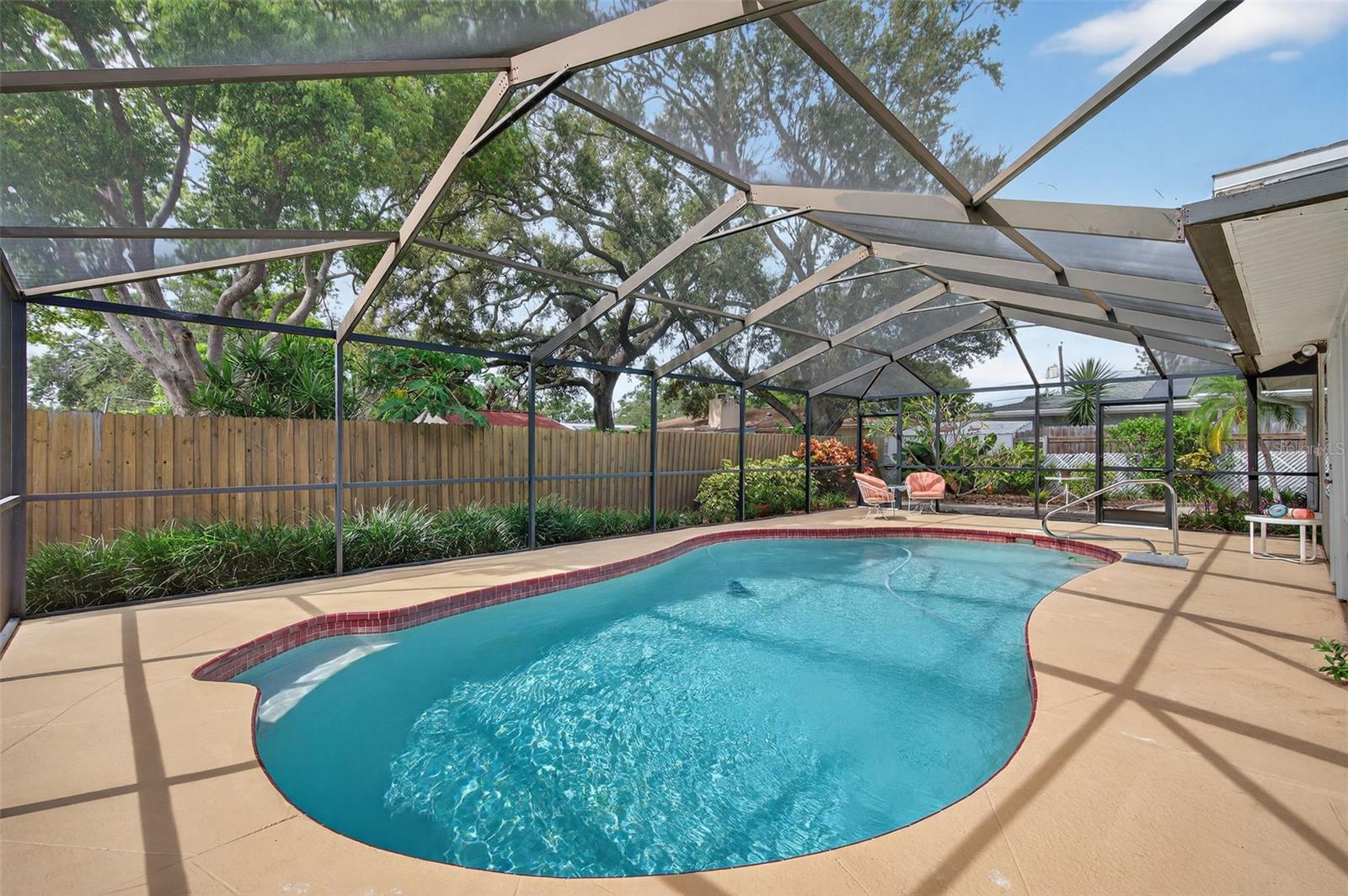 Image 26 of 35 For 450 Sierra Circle E