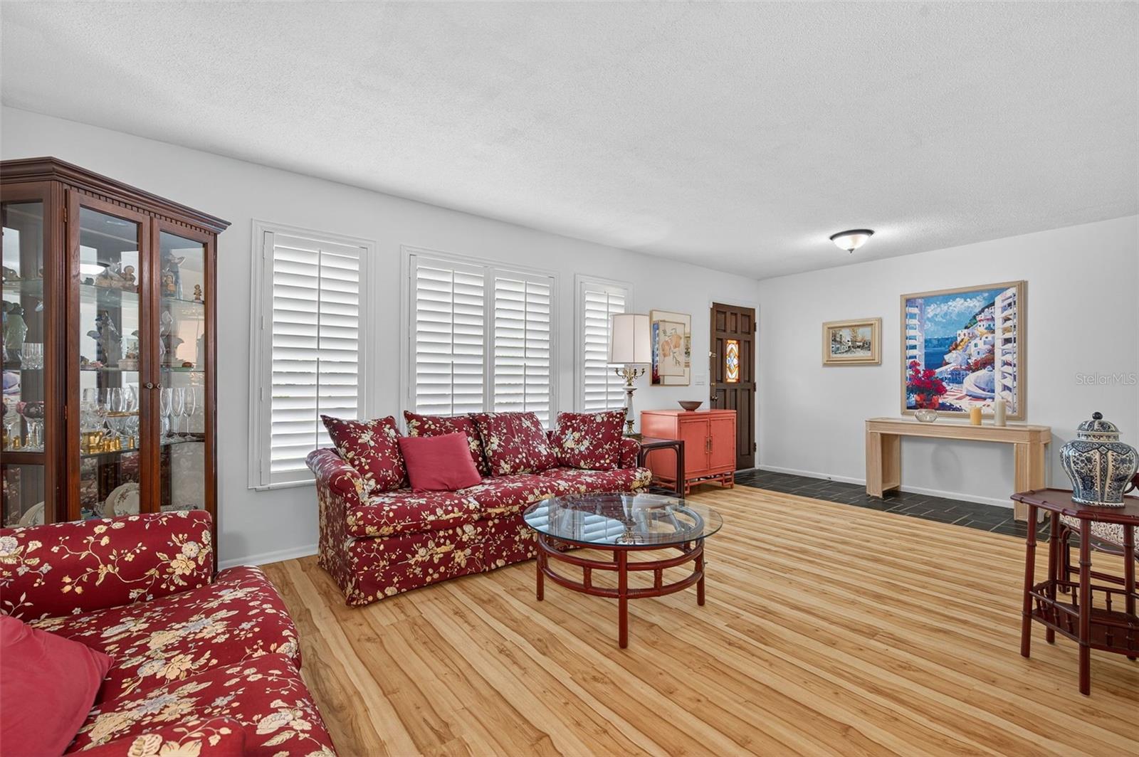 Image 7 of 35 For 450 Sierra Circle E