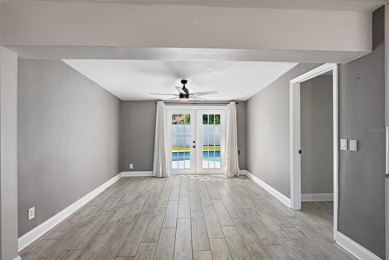 Image 11 of 33 For 6044 30th Avenue N