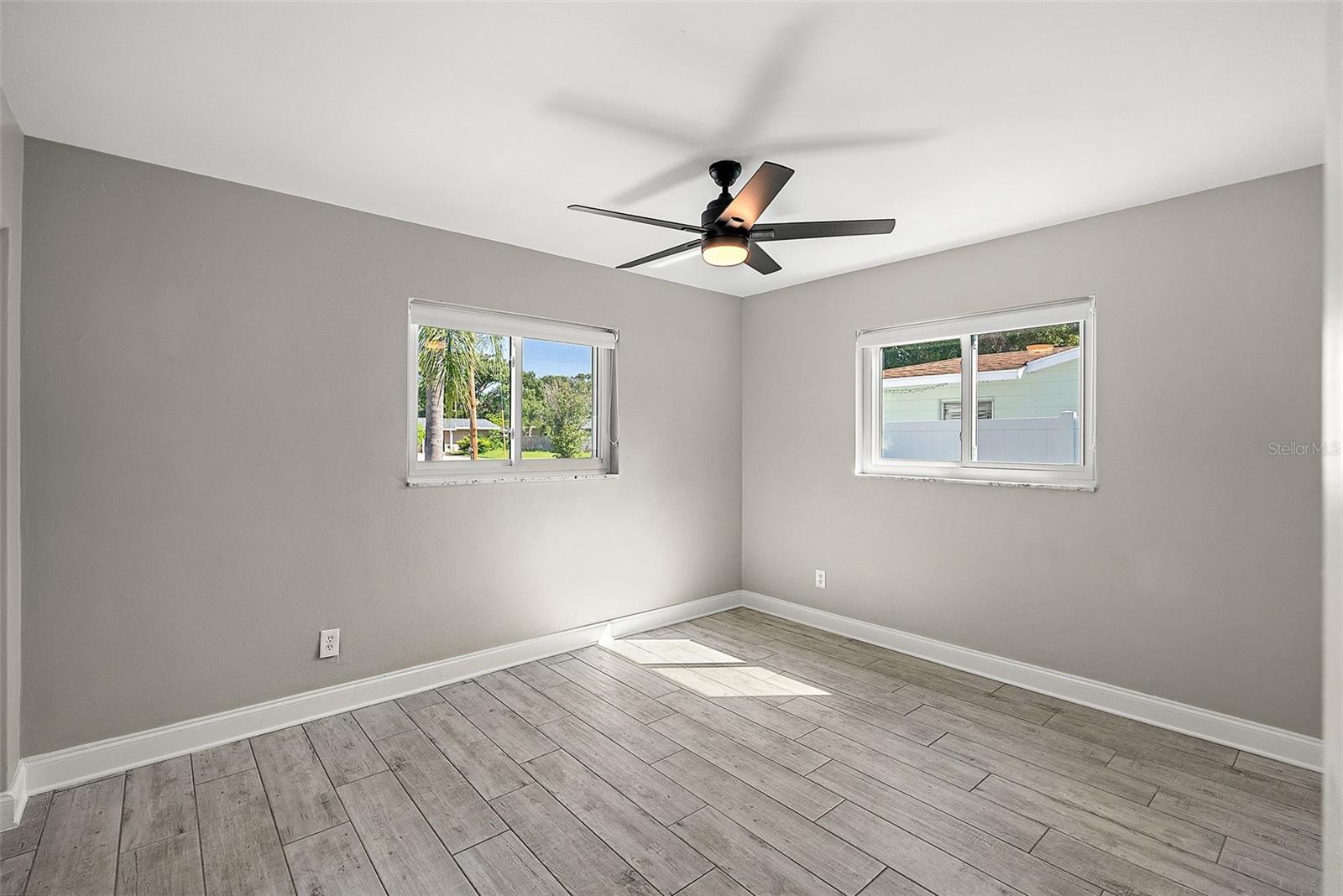 Image 17 of 33 For 6044 30th Avenue N