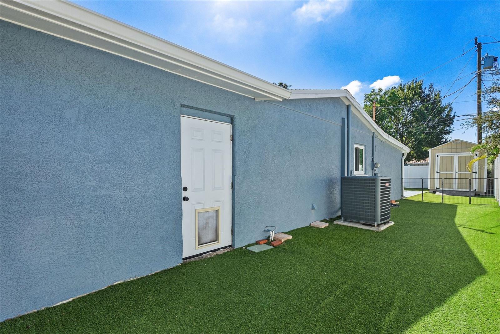 Image 25 of 33 For 6044 30th Avenue N