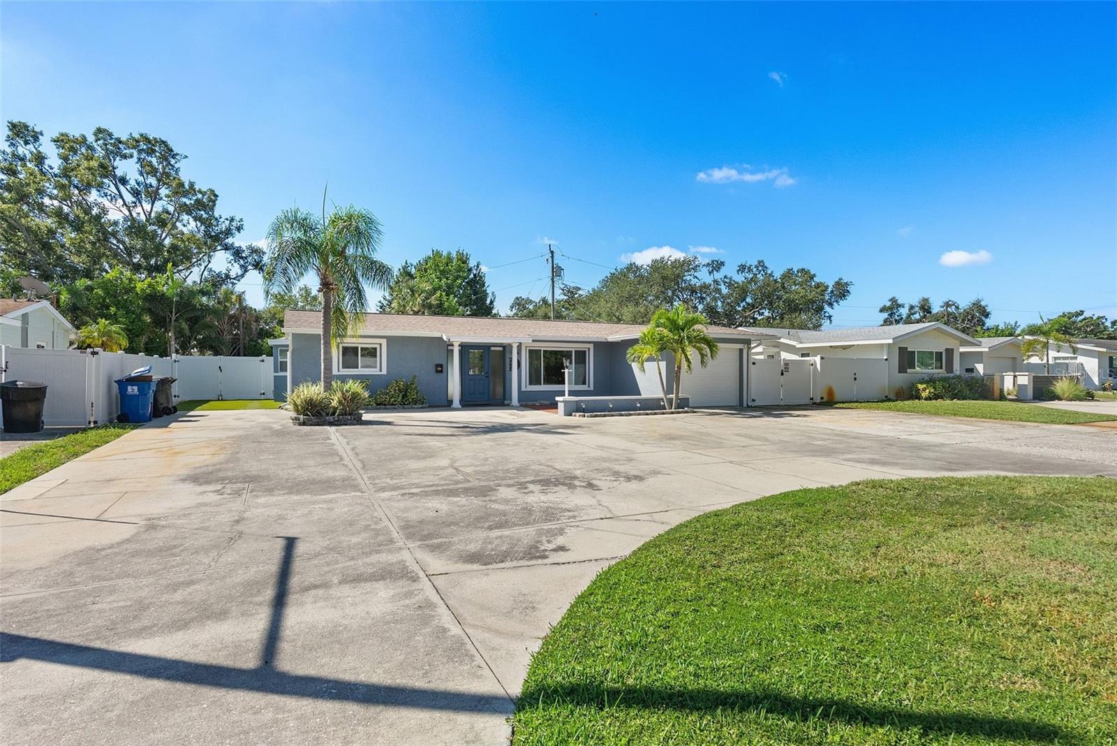 Image 3 of 33 For 6044 30th Avenue N