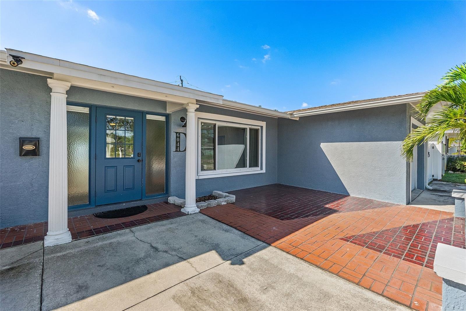 Image 4 of 33 For 6044 30th Avenue N