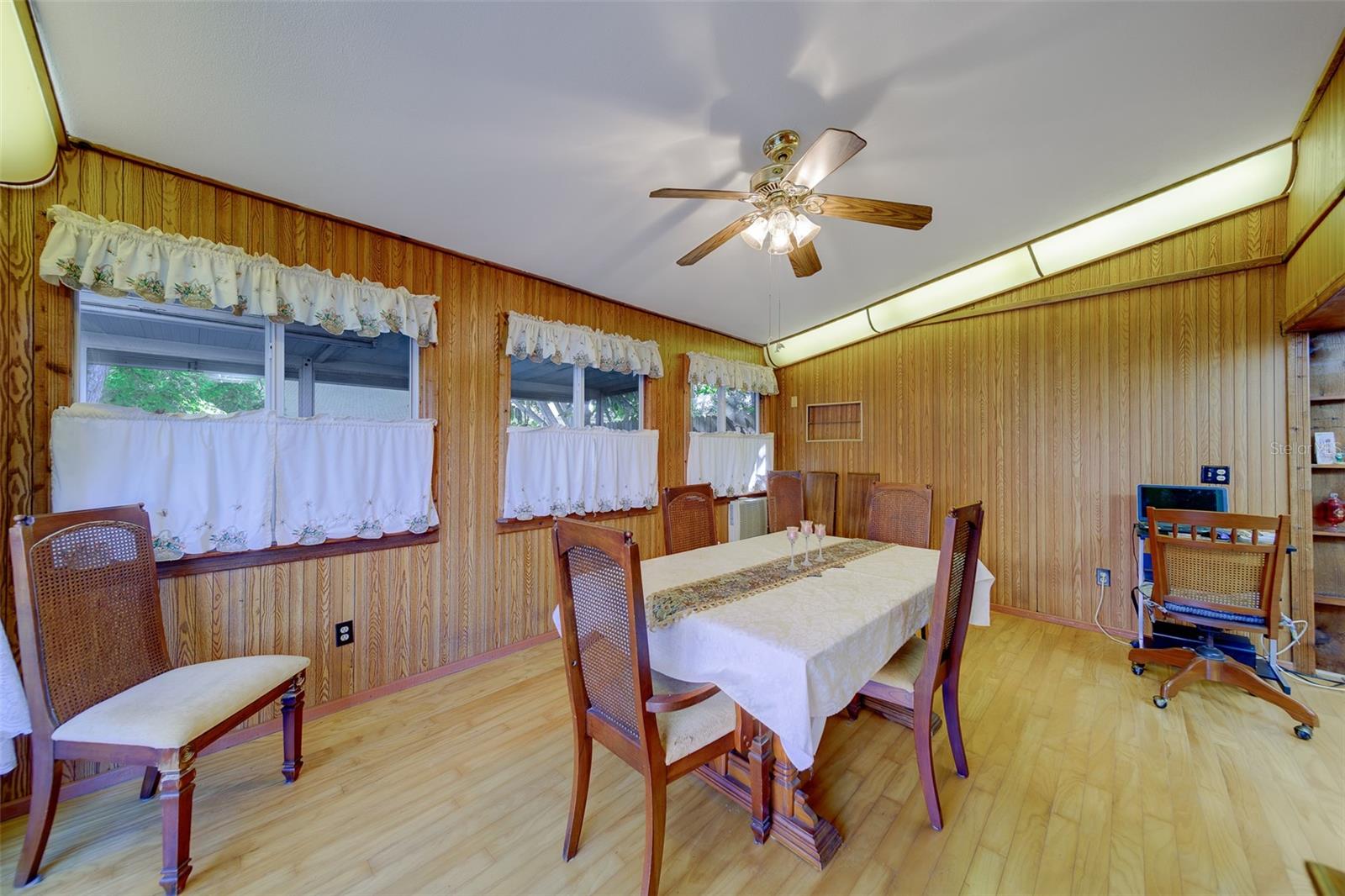 Image 18 of 90 For 2069 San Sebastian Way N