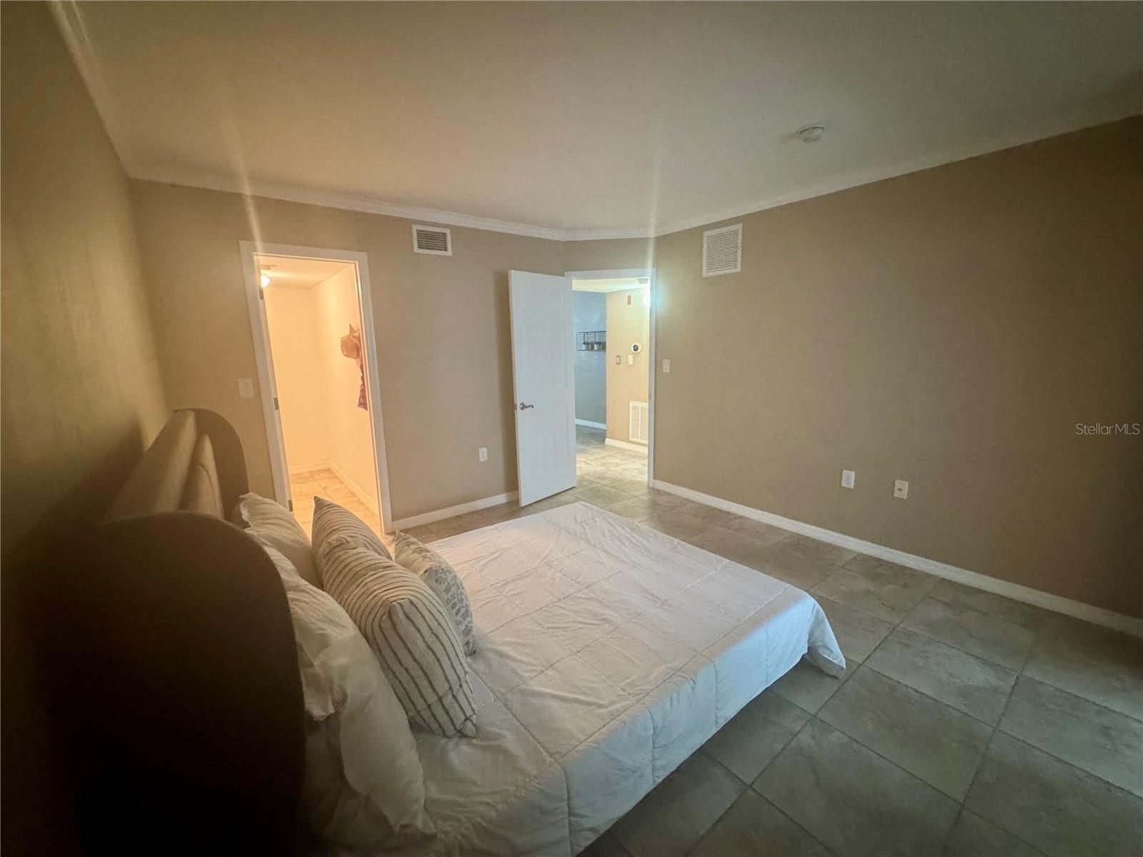Image 13 of 32 For 5855 18th Street N 6