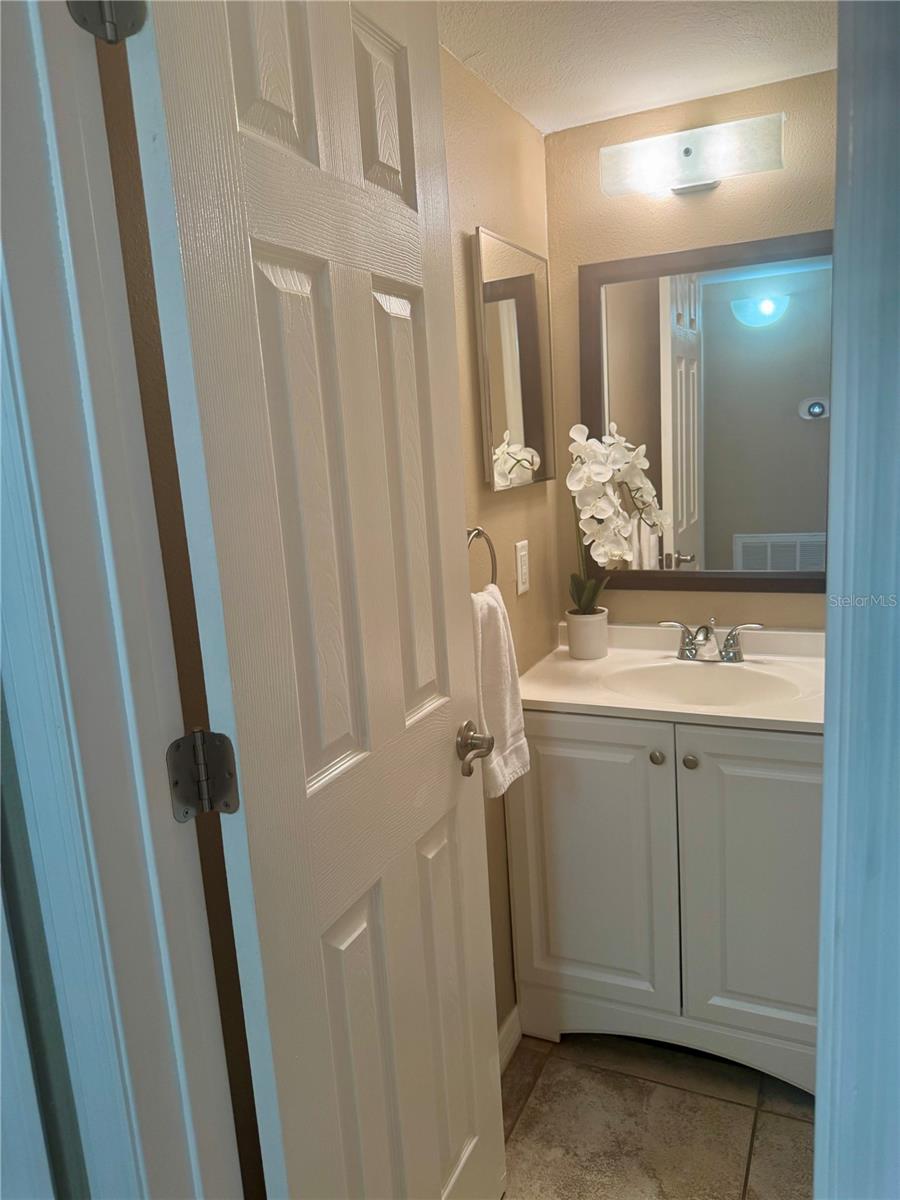 Image 17 of 32 For 5855 18th Street N 6