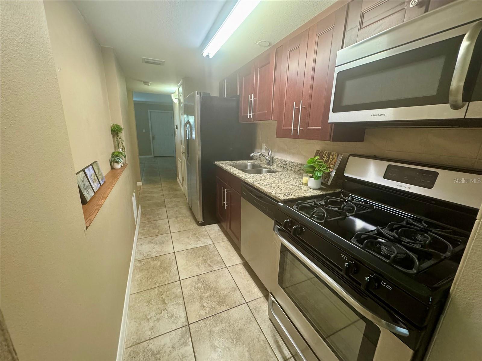 Image 7 of 32 For 5855 18th Street N 6