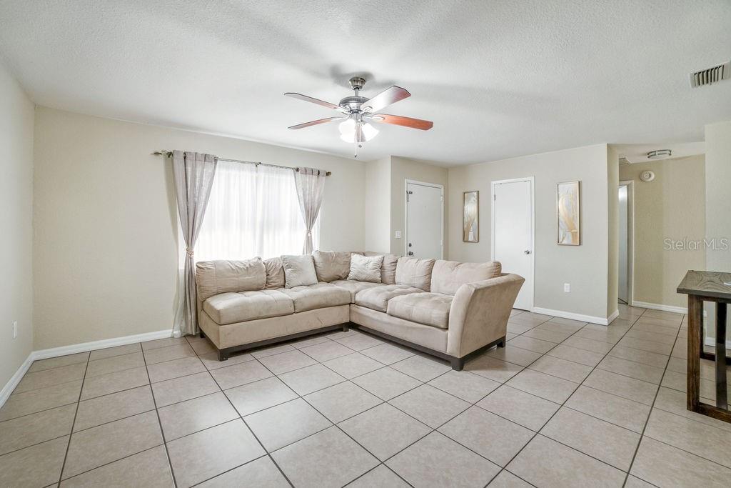 Image 11 of 35 For 8637 Summer Drive