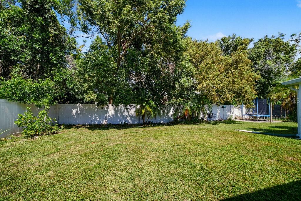 Image 7 of 35 For 8637 Summer Drive