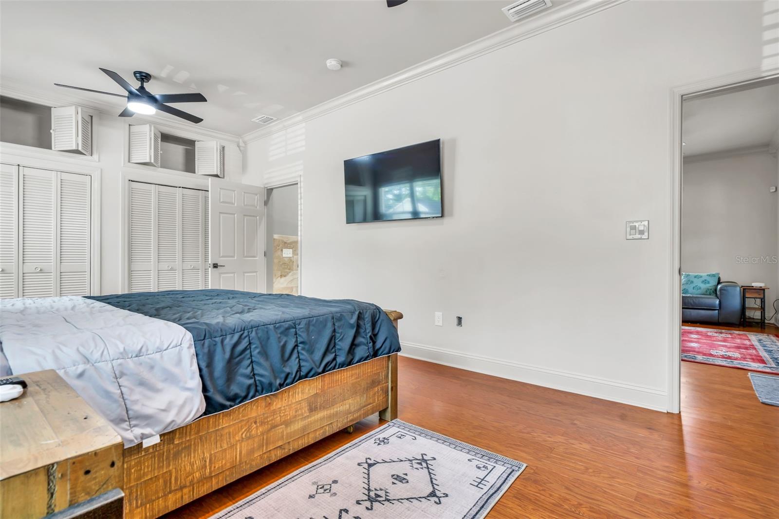 Listing photo id 12 for 4102 Branch Avenue