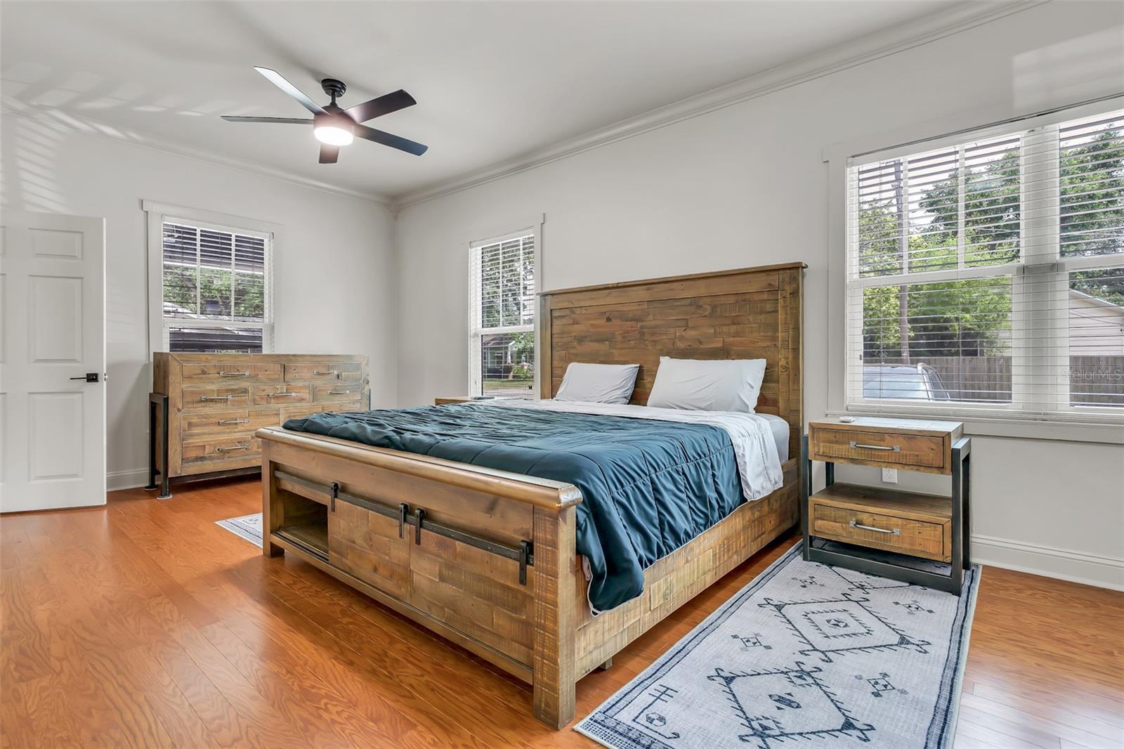 Listing photo id 14 for 4102 Branch Avenue