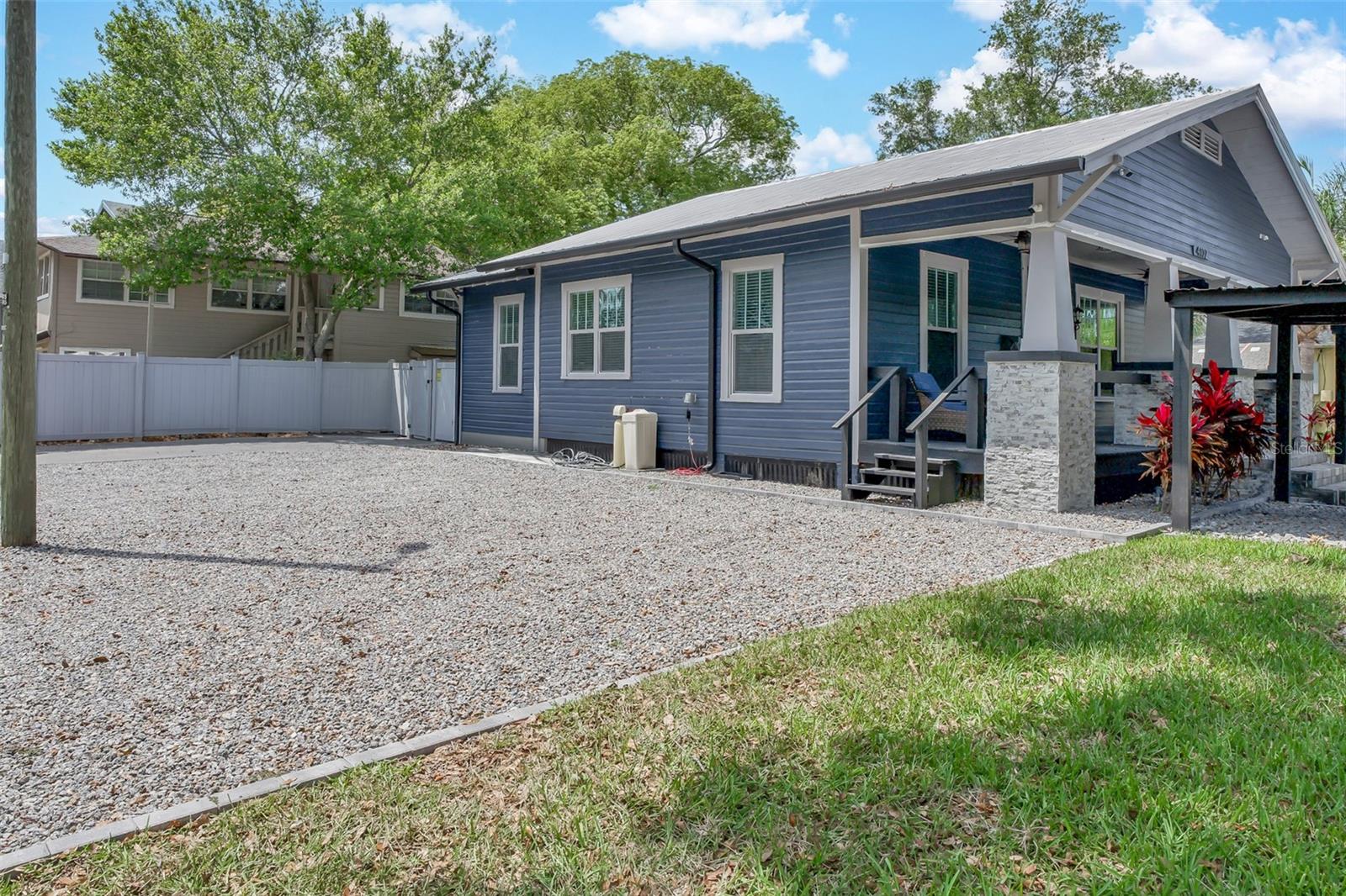 Listing photo id 24 for 4102 Branch Avenue