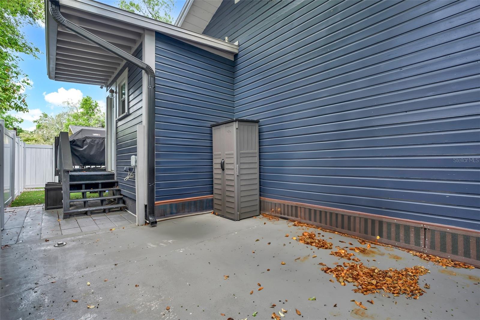 Listing photo id 26 for 4102 Branch Avenue