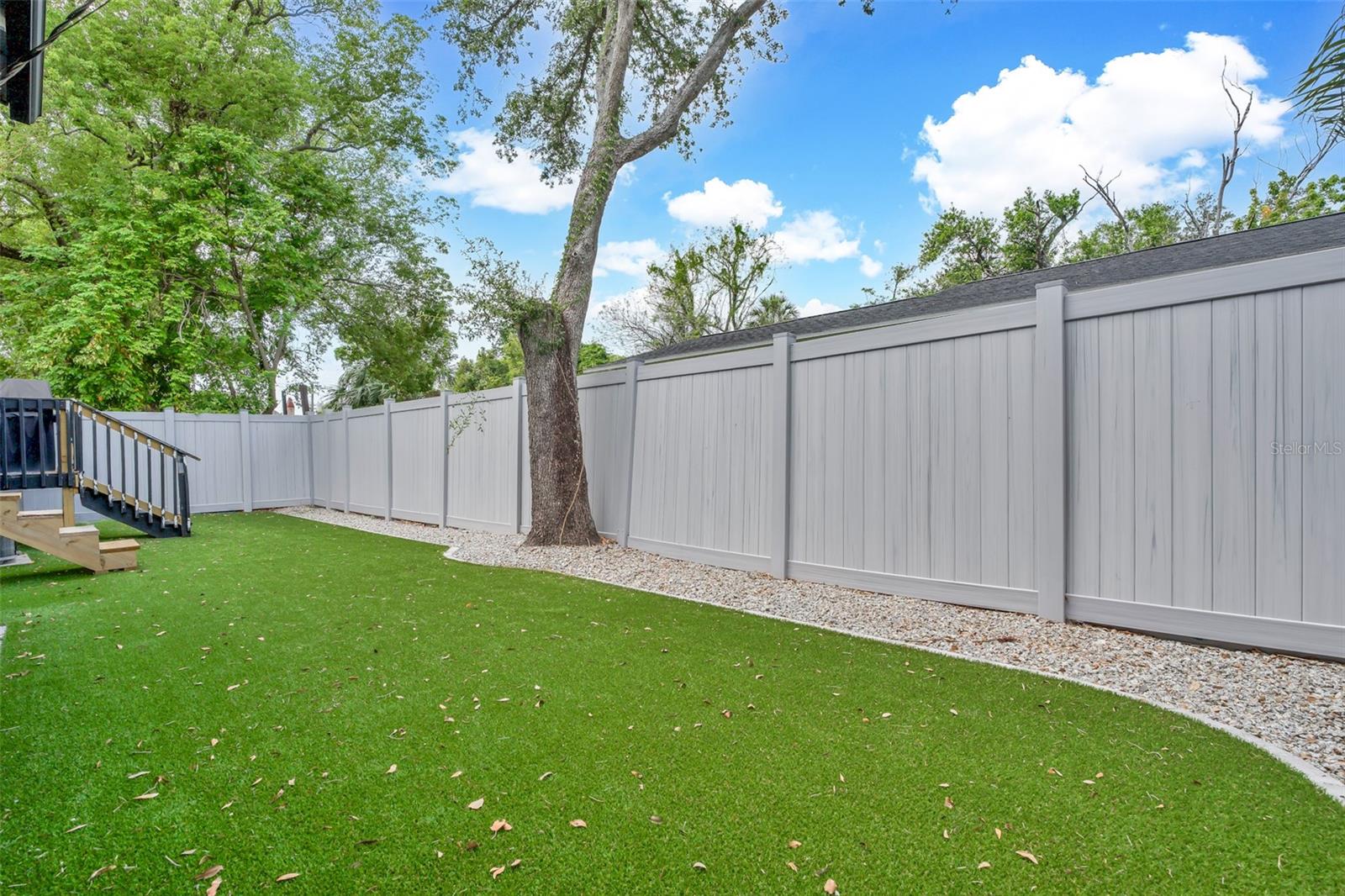 Listing photo id 30 for 4102 Branch Avenue