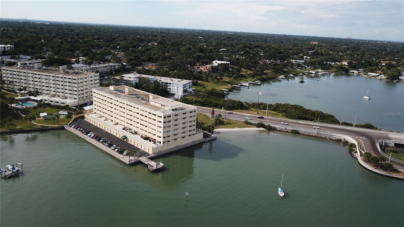 Image 33 of 43 For 100 Bluff View Drive 212c