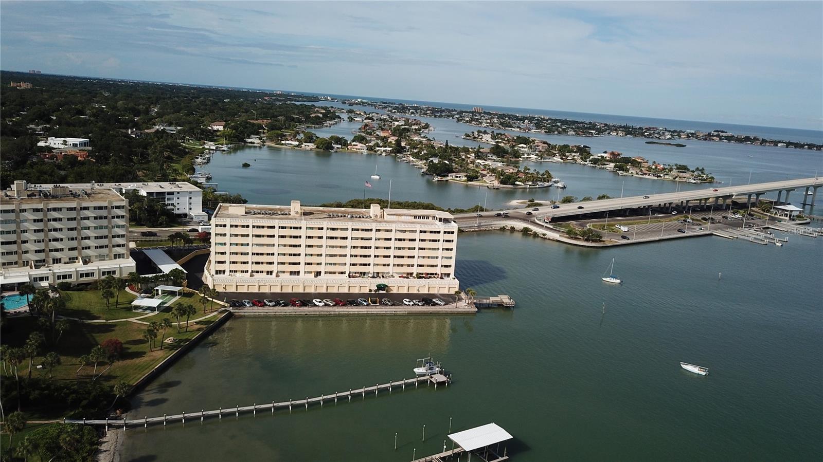 Image 35 of 43 For 100 Bluff View Drive 212c