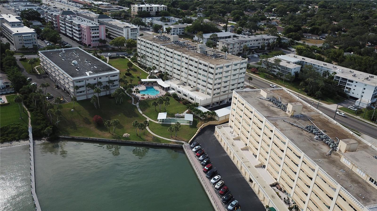 Image 39 of 43 For 100 Bluff View Drive 212c