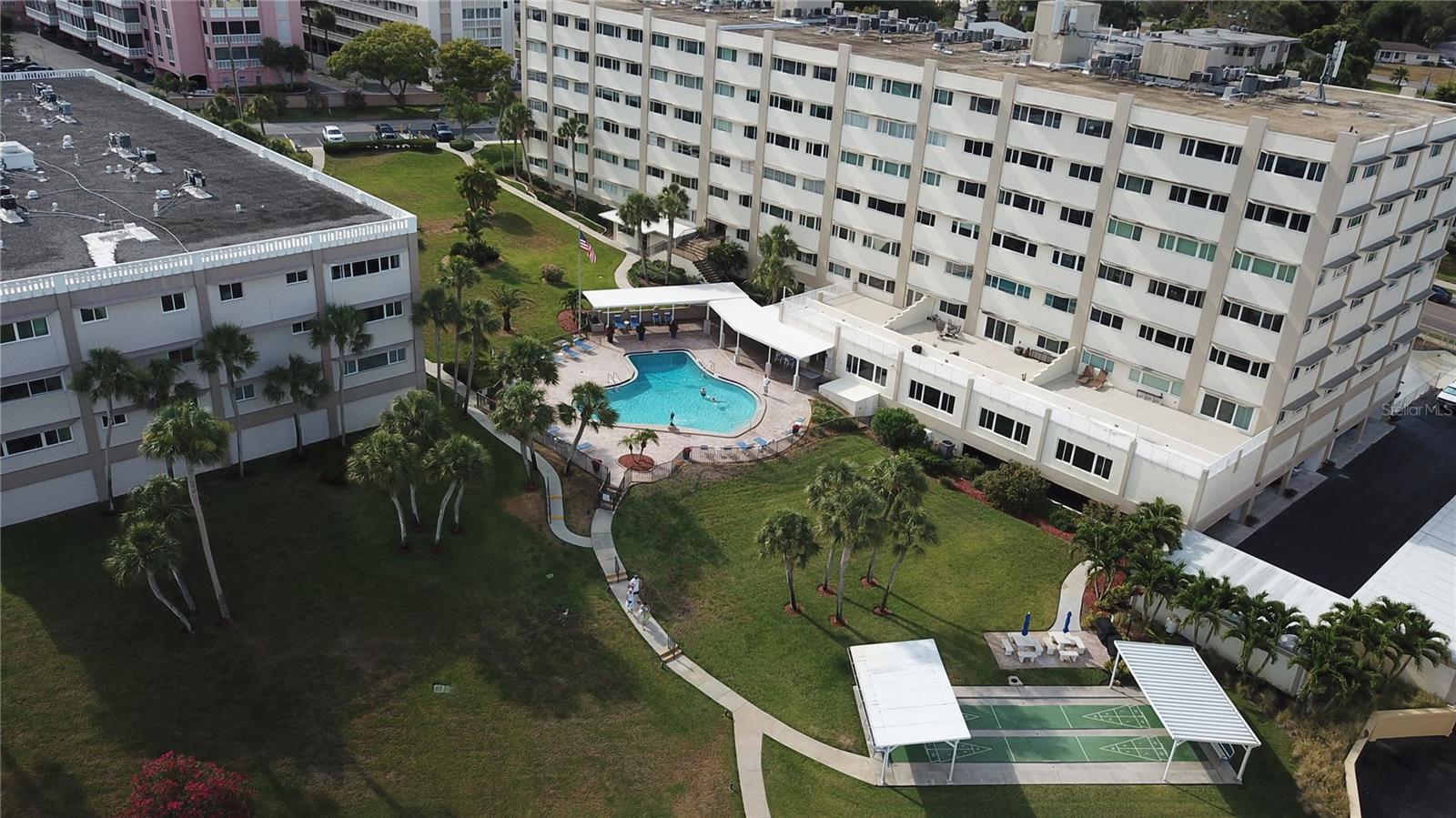 Image 41 of 43 For 100 Bluff View Drive 212c