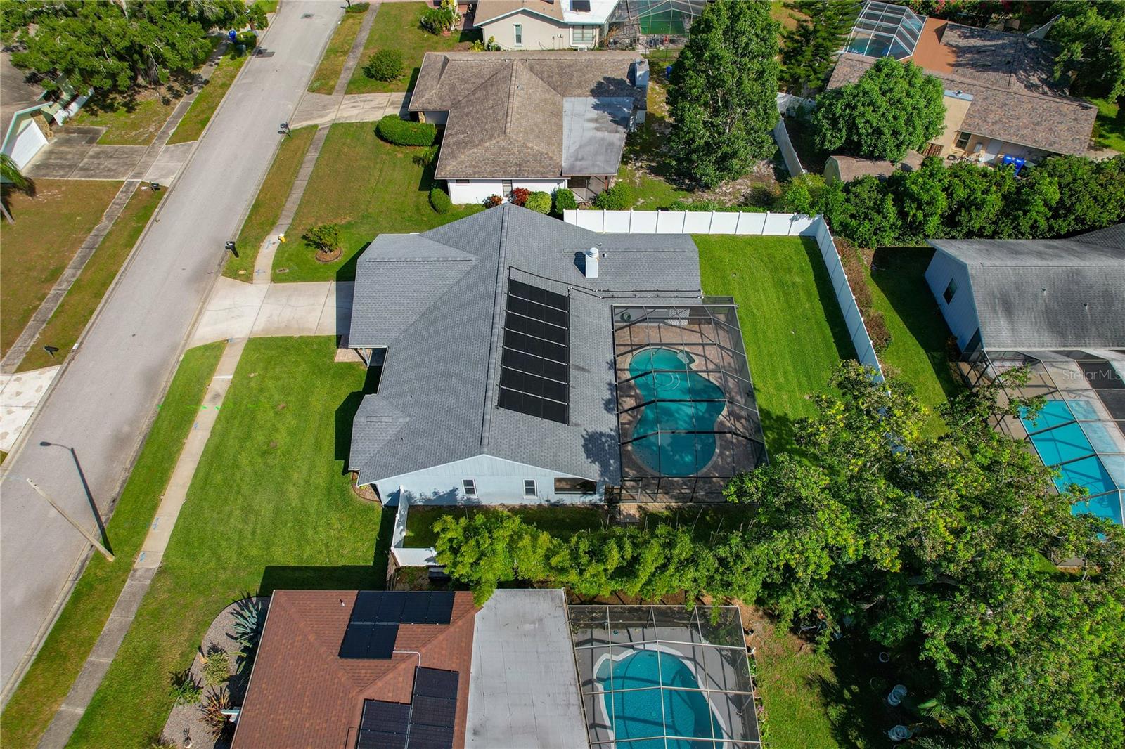 Listing photo id 55 for 1569 Burnham Lane