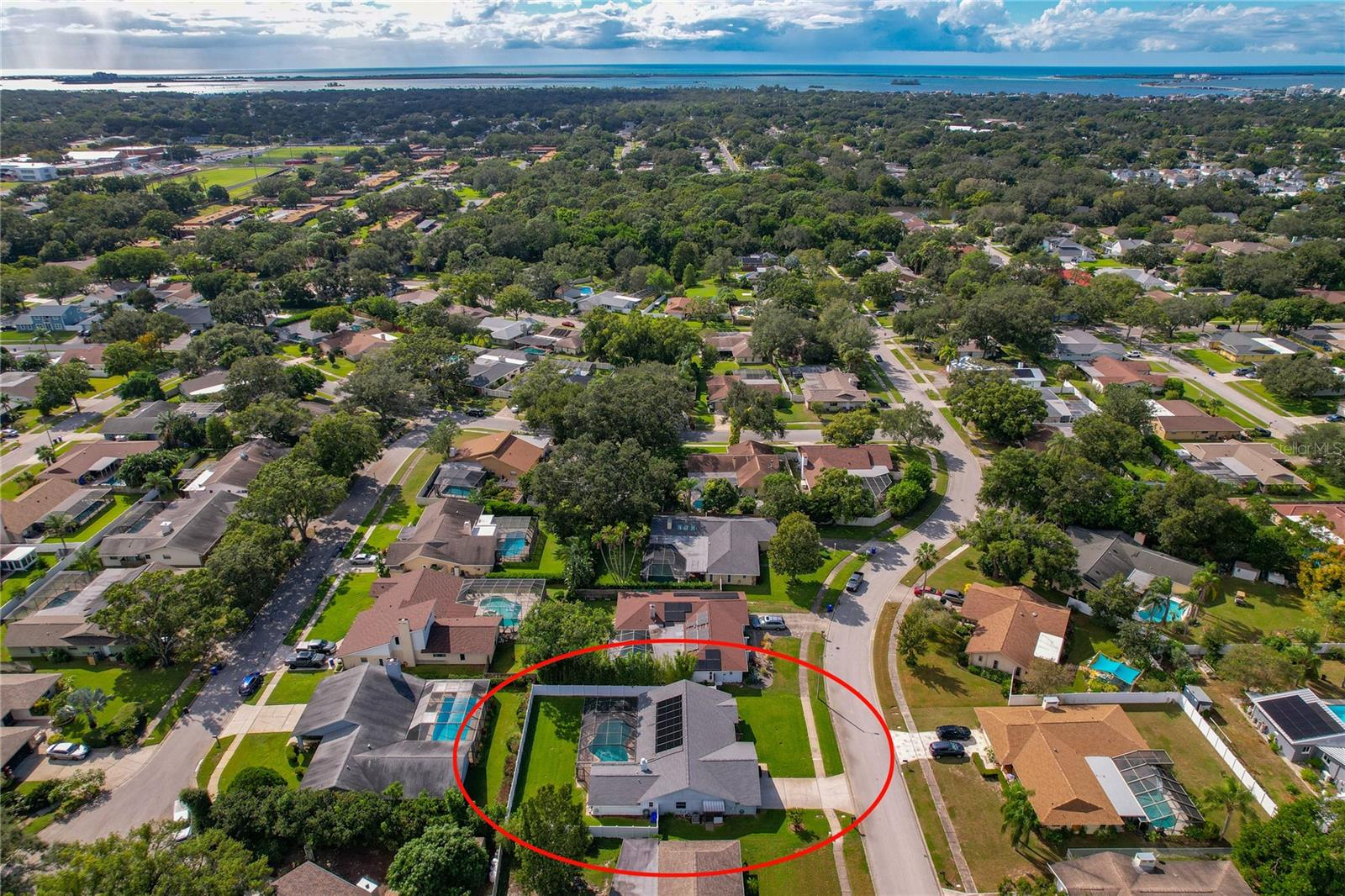 Listing photo id 58 for 1569 Burnham Lane