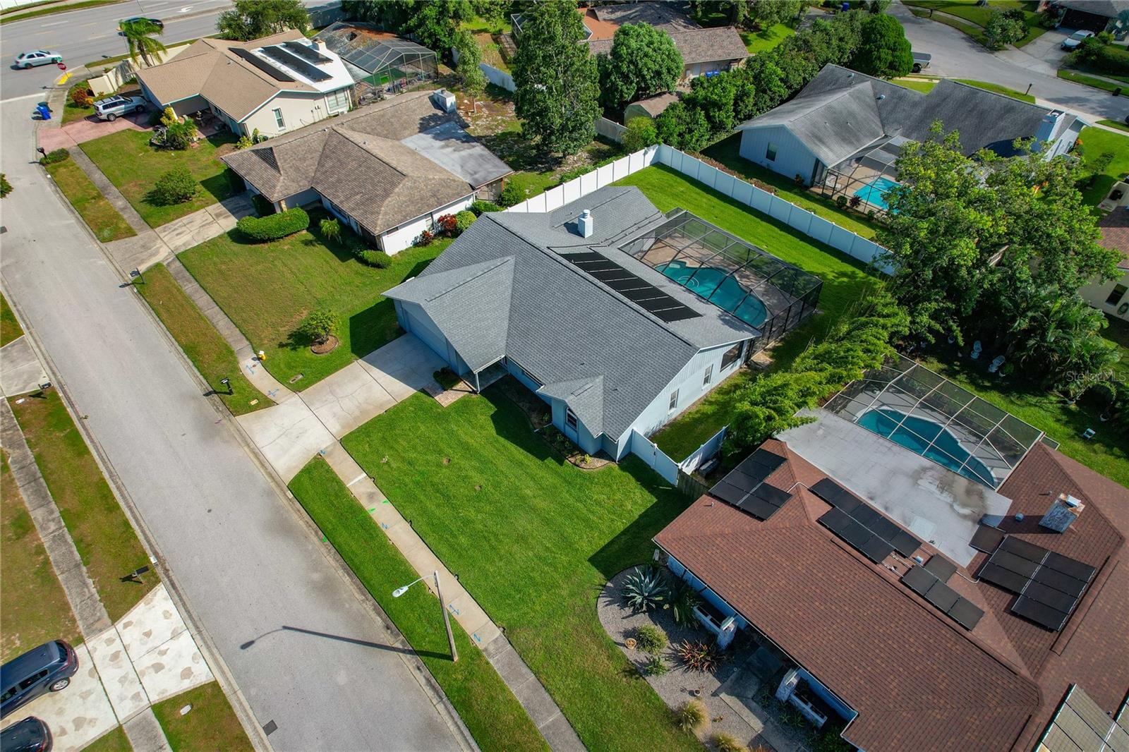 Listing photo id 60 for 1569 Burnham Lane