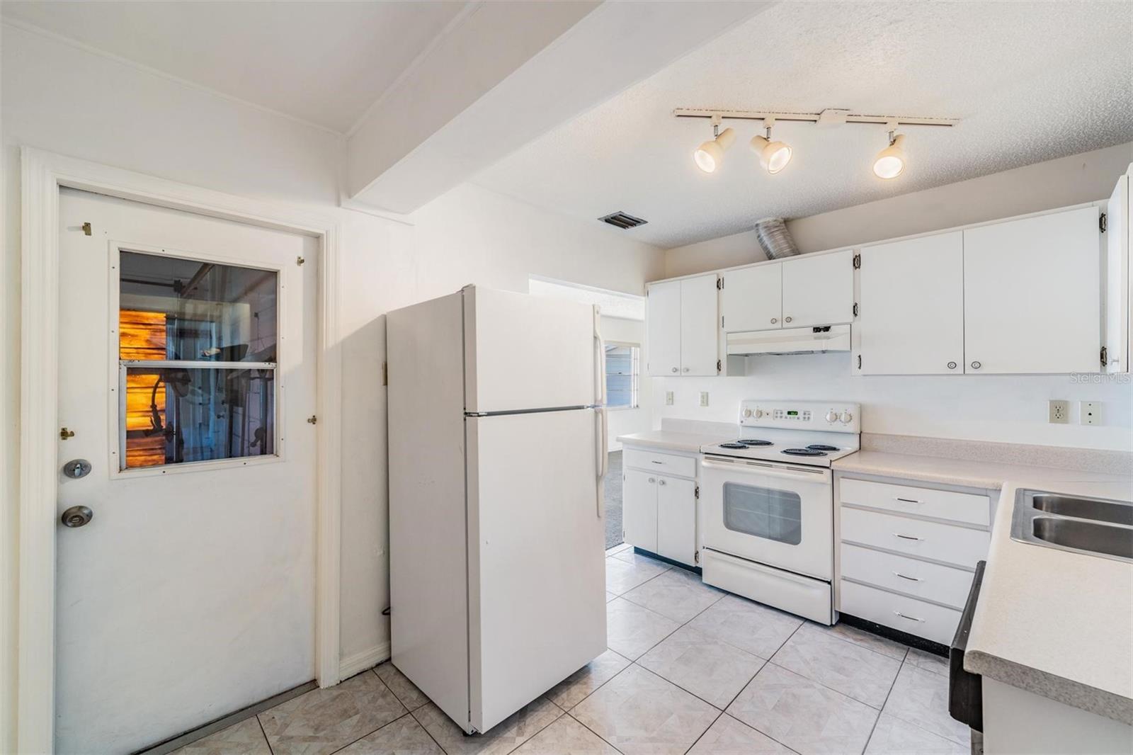 Image 16 of 42 For 216 Genet Court