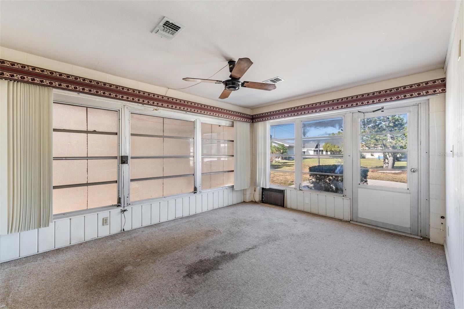 Image 24 of 42 For 216 Genet Court