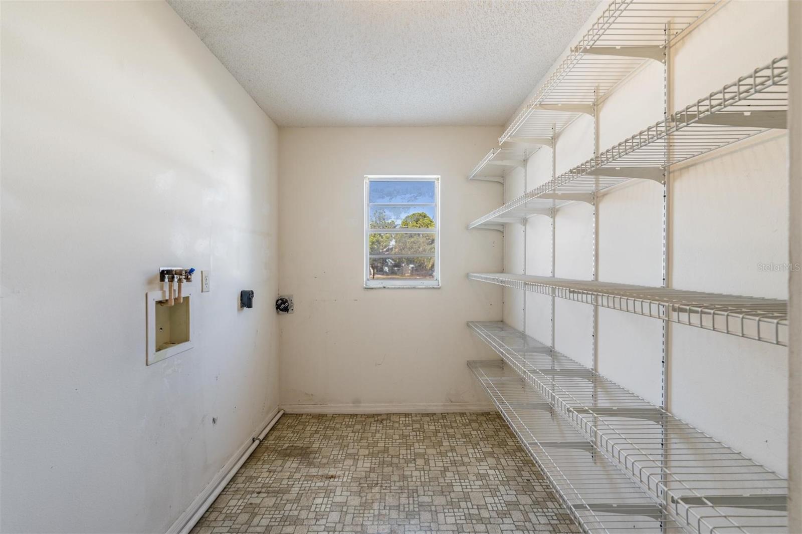 Image 25 of 42 For 216 Genet Court
