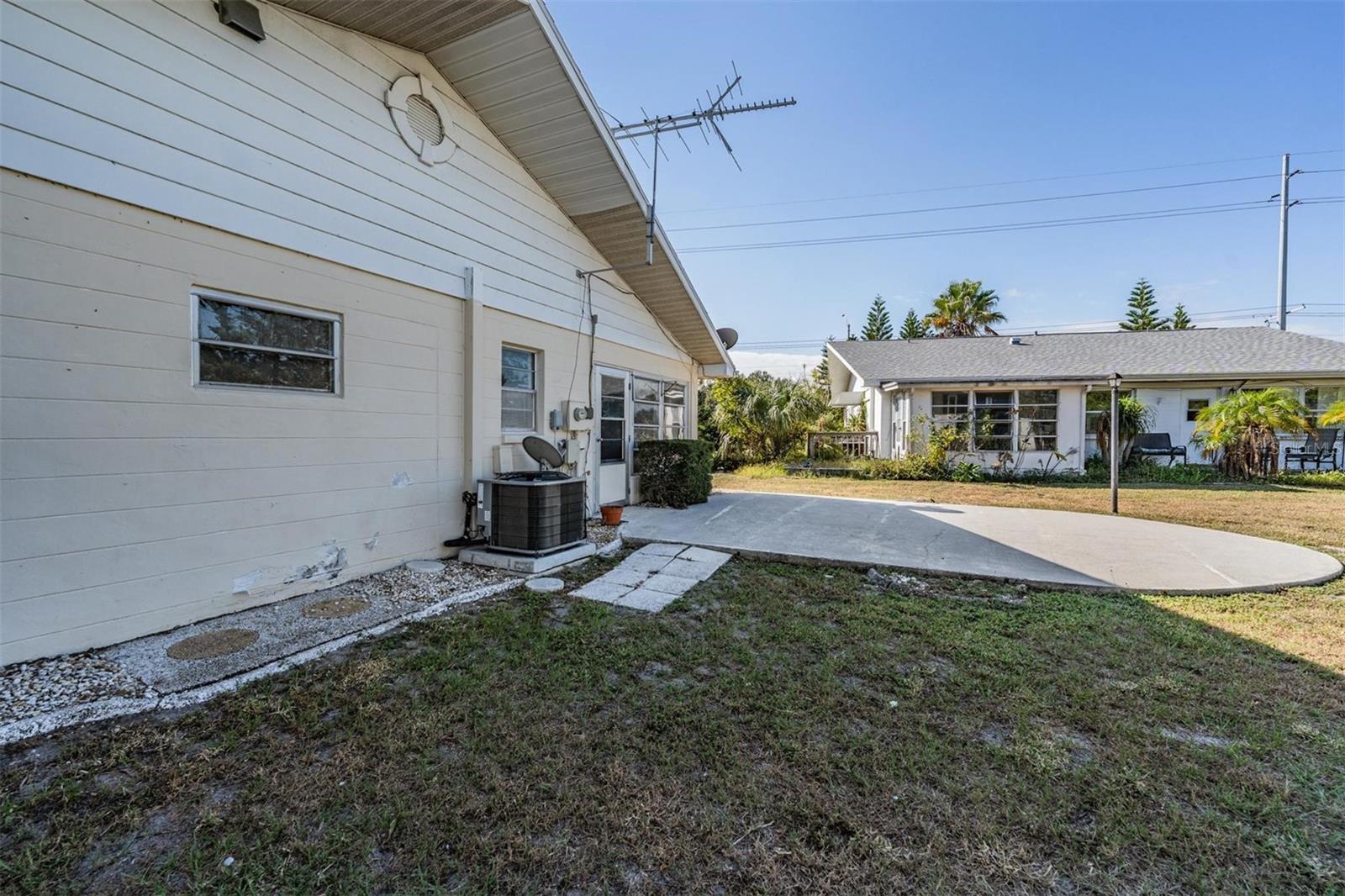 Image 27 of 42 For 216 Genet Court