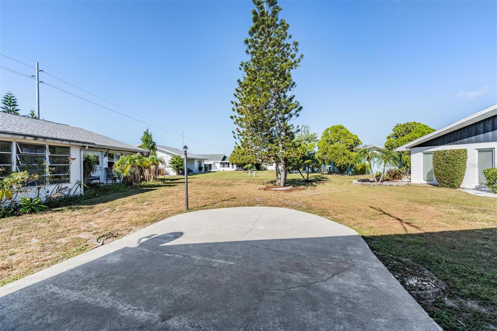 Image 29 of 42 For 216 Genet Court