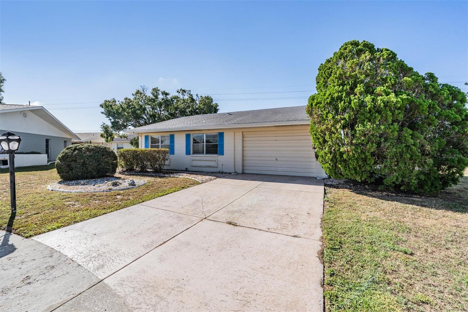 Image 4 of 42 For 216 Genet Court