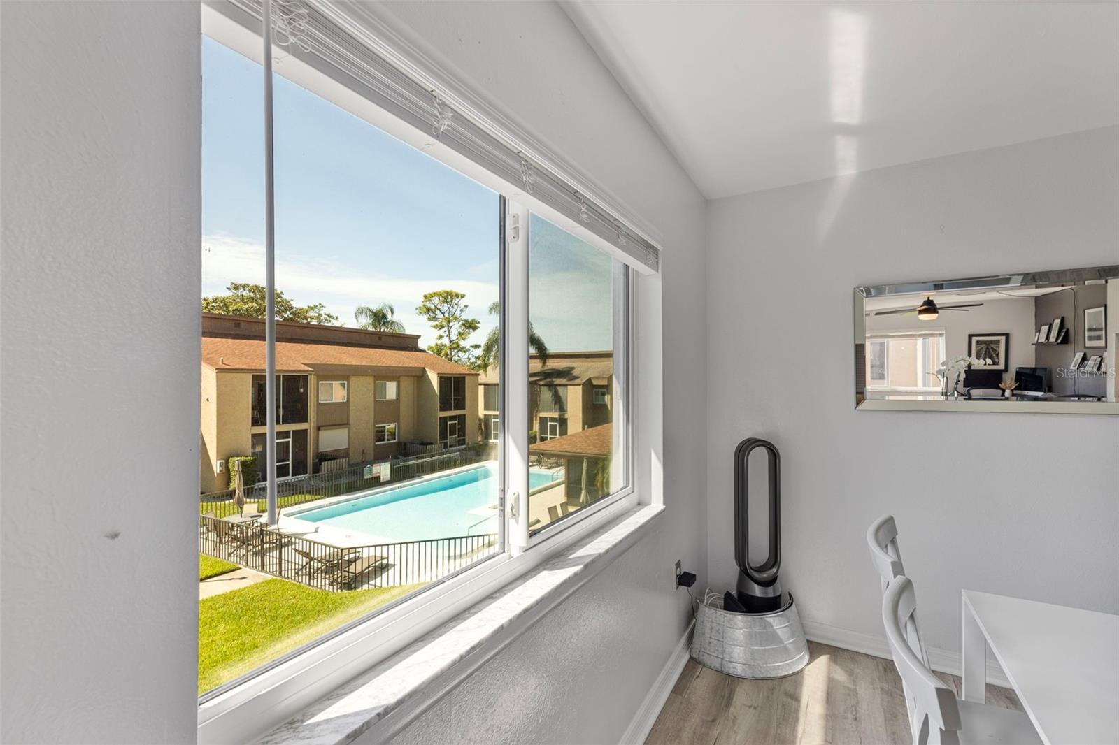 Image 11 of 36 For 1575 Greenlea Drive 6