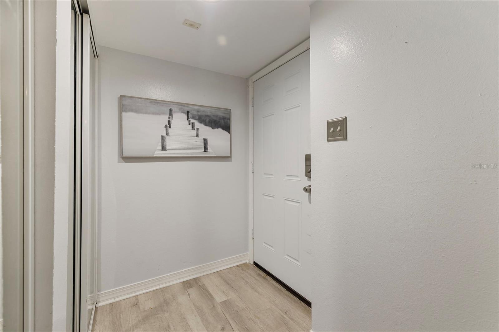 Image 9 of 36 For 1575 Greenlea Drive 6