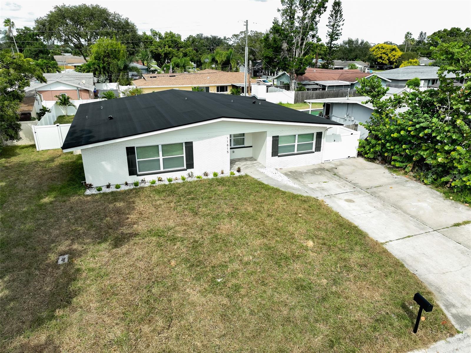 Image 2 of 27 For 11815 88th Avenue