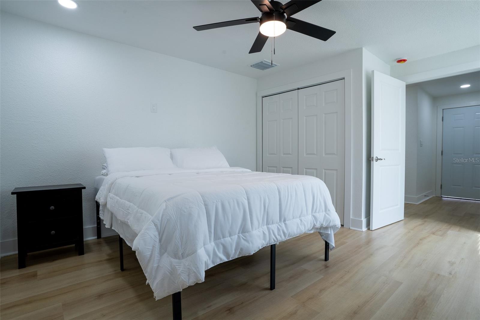 Image 21 of 27 For 11815 88th Avenue