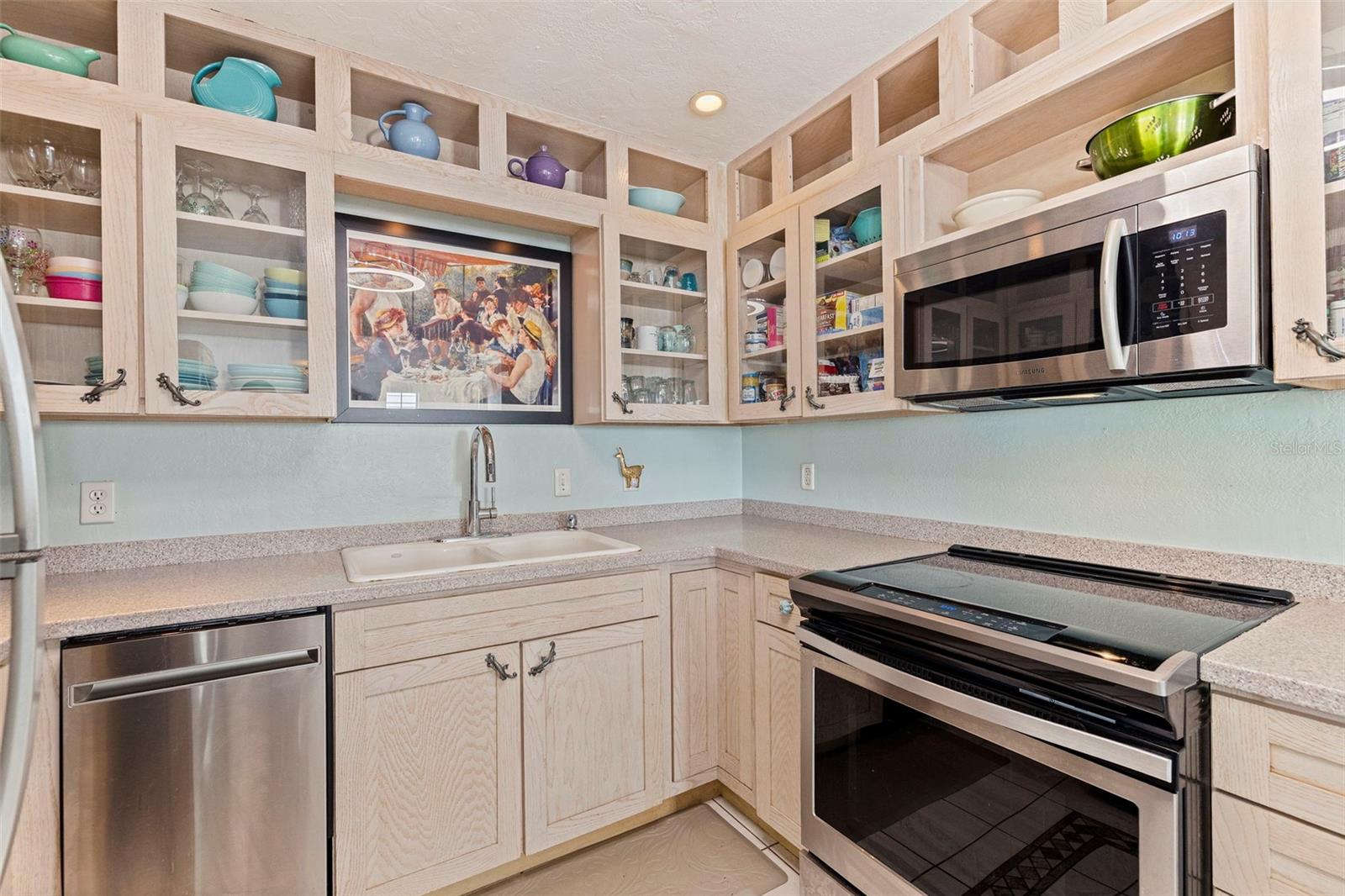 Image 11 of 51 For 5037 28th Avenue S