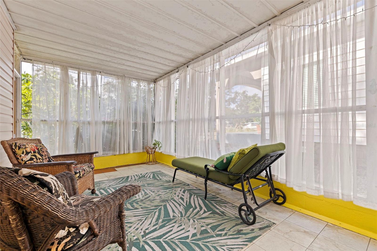 Image 16 of 51 For 5037 28th Avenue S