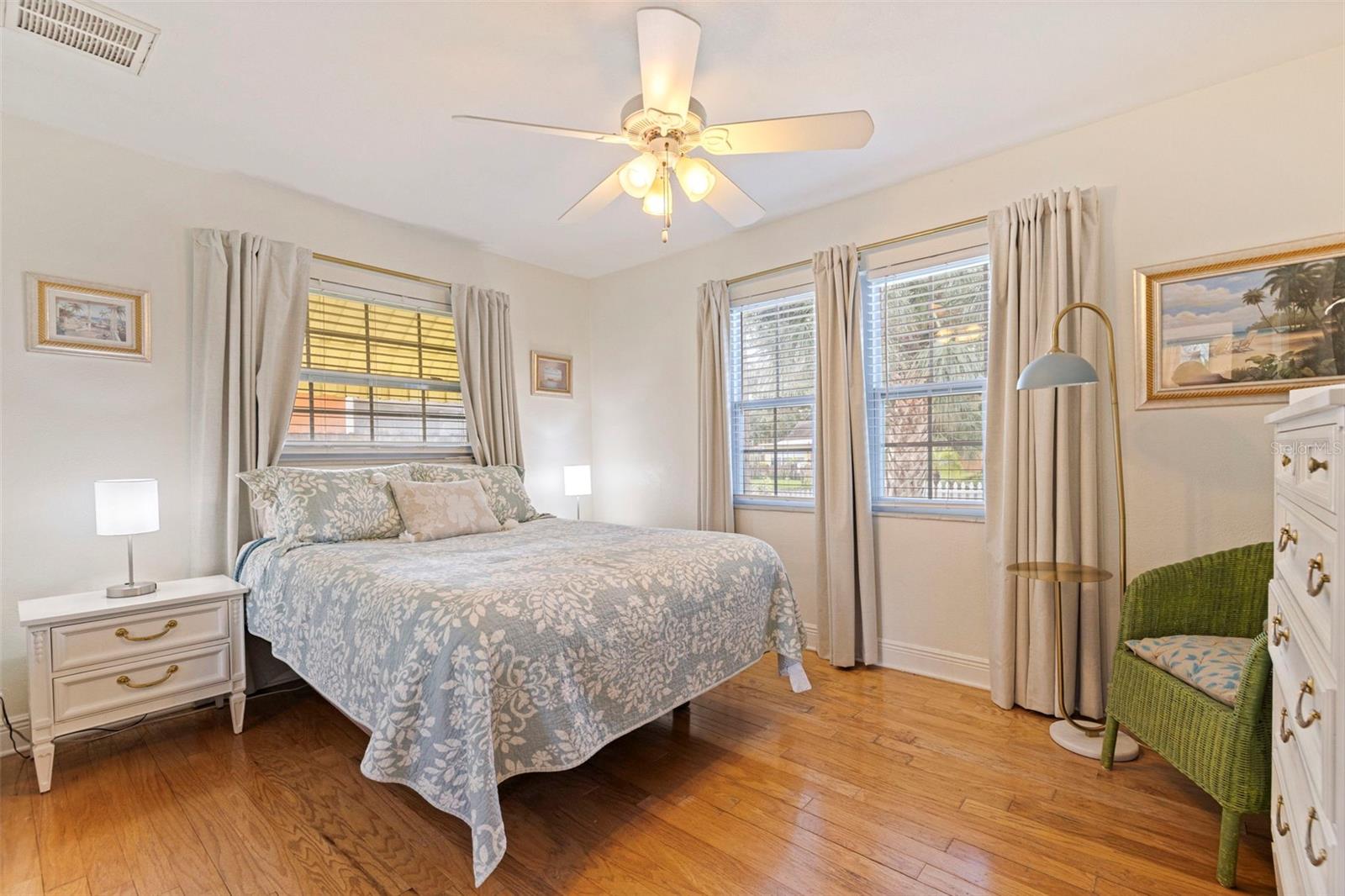 Image 21 of 51 For 5037 28th Avenue S
