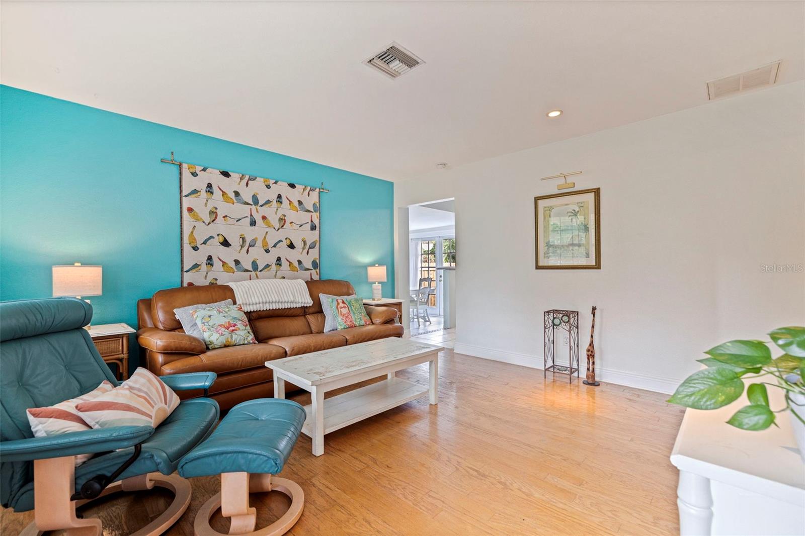 Image 7 of 51 For 5037 28th Avenue S