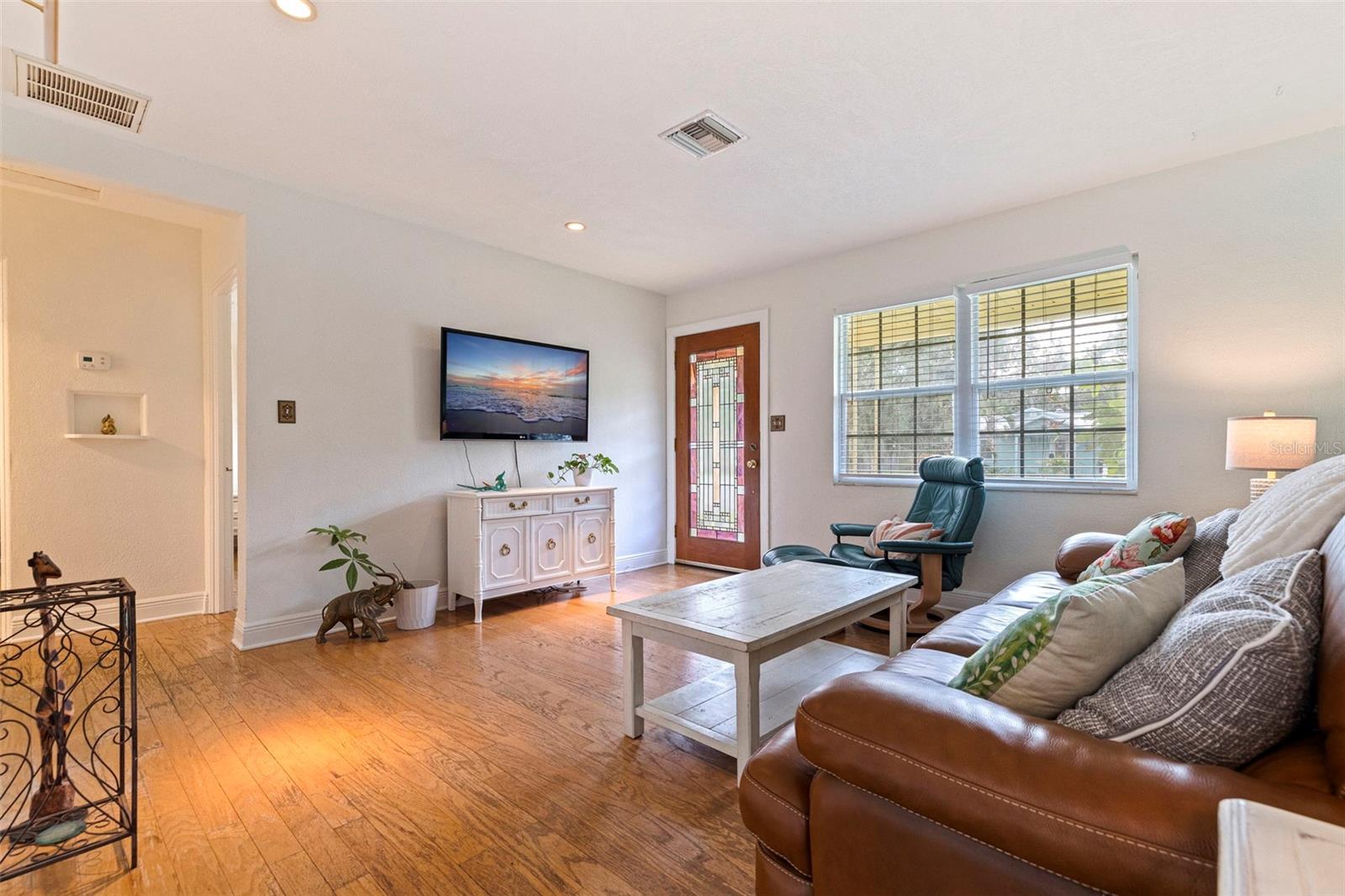 Image 8 of 51 For 5037 28th Avenue S