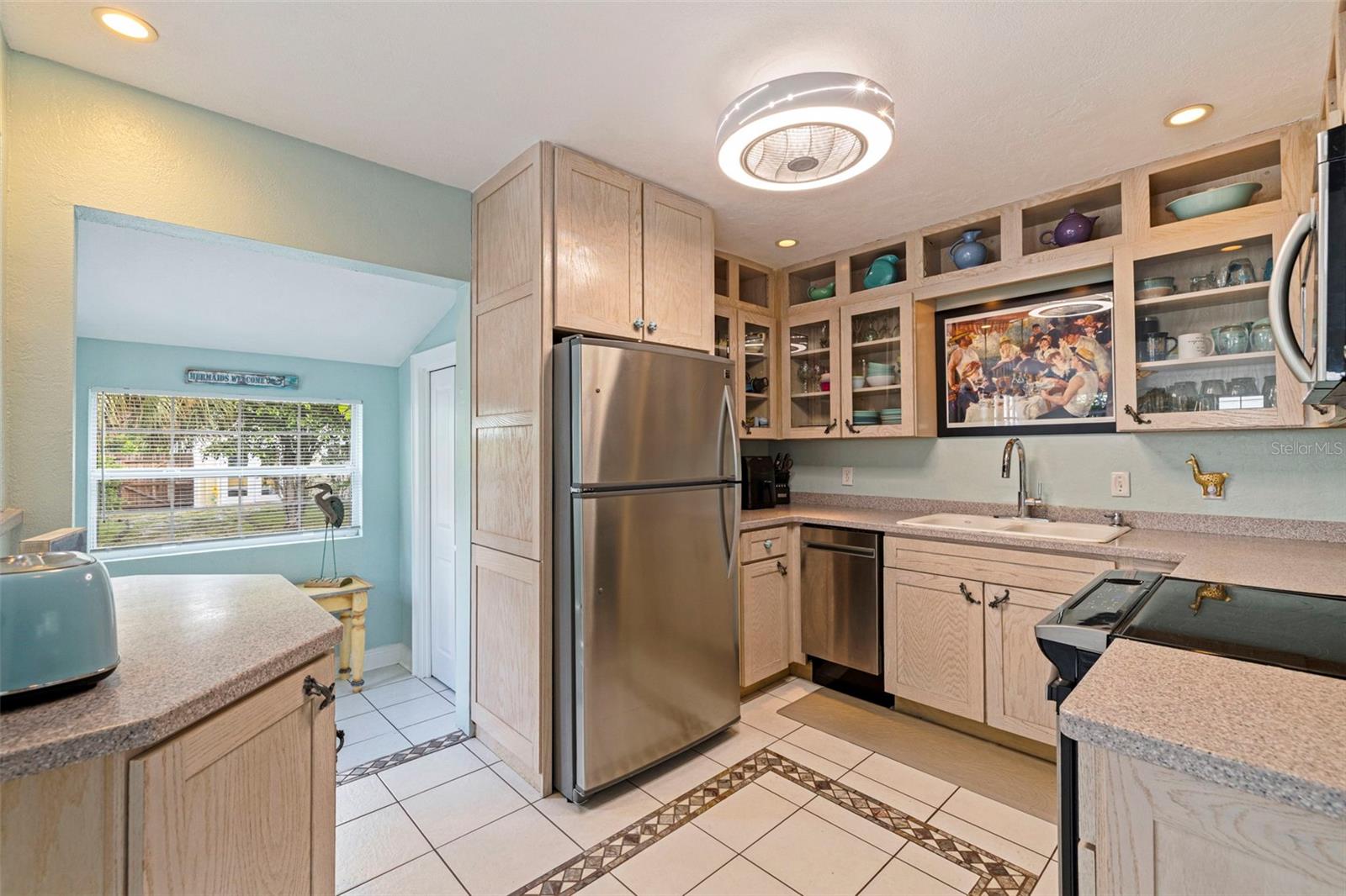 Image 9 of 51 For 5037 28th Avenue S