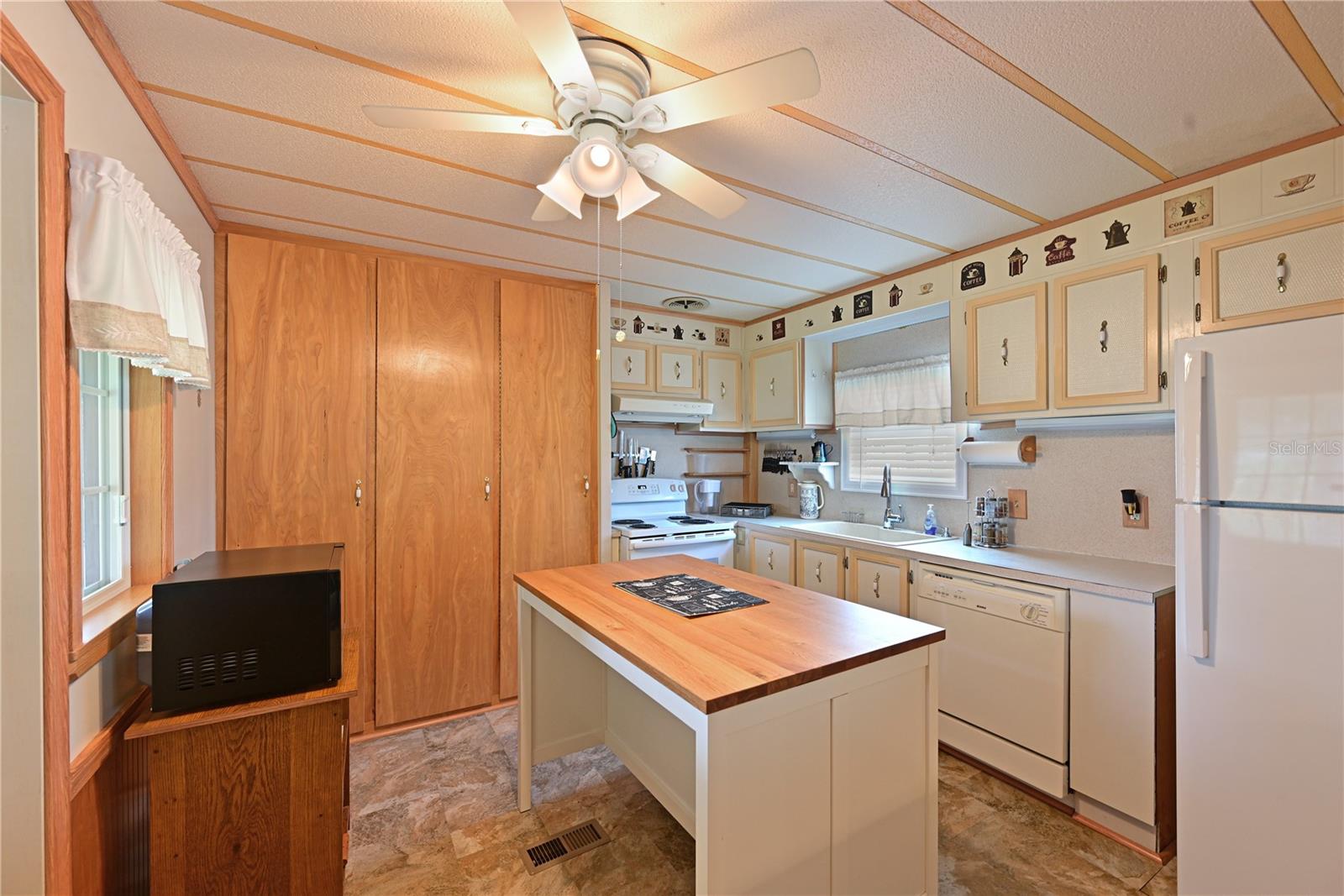 Image 7 of 33 For 4603 10th Street Court E